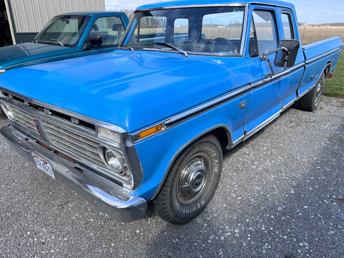 Ford-f-250-xlt-1974-blue