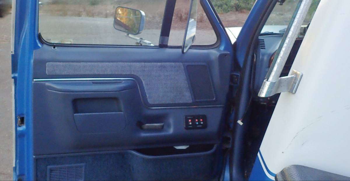 Ford-f-250-xlt-lariat-1989-blue-16