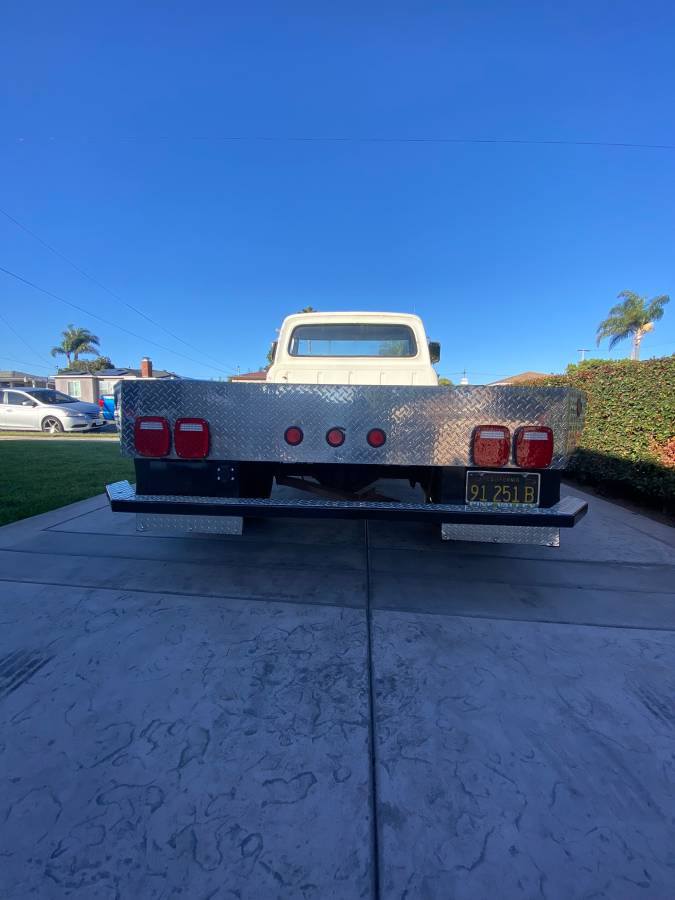 Ford-f-350-1968-white-2