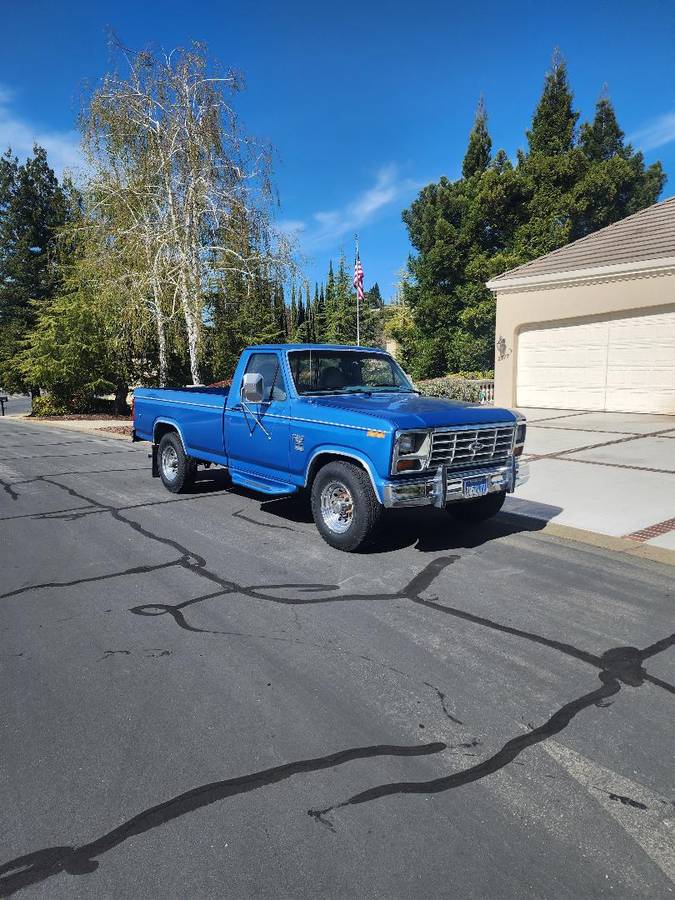 Ford-f-350-diesel-1985-blue