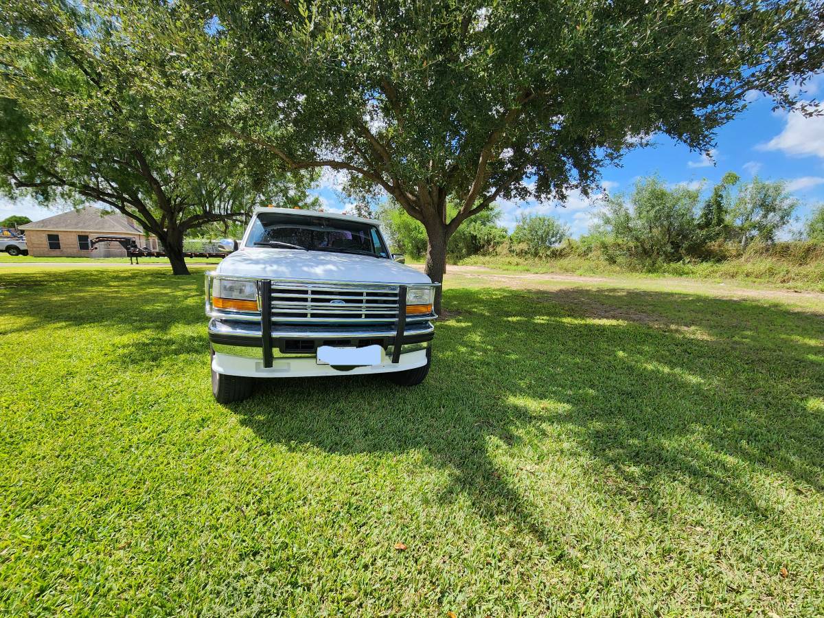Ford-f-350-diesel-1994-white-1