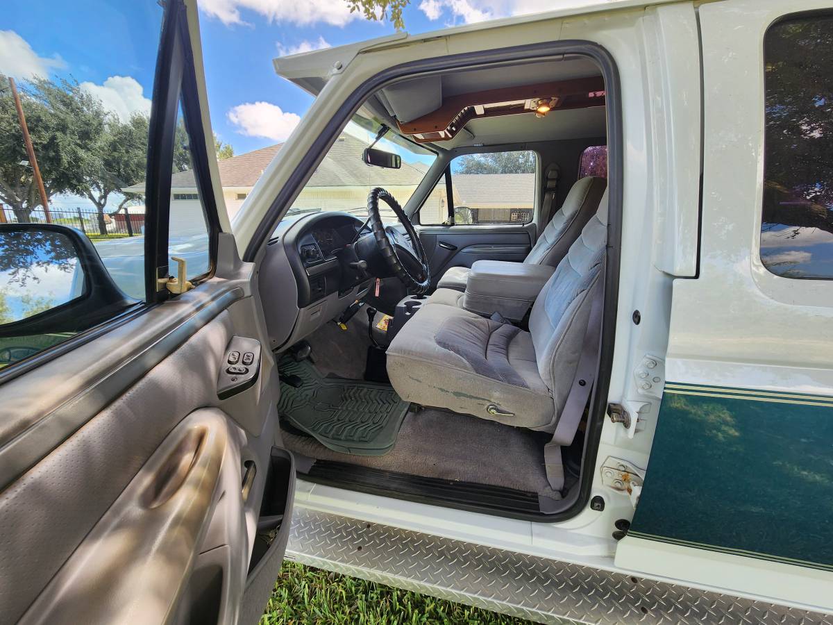 Ford-f-350-diesel-1994-white-6