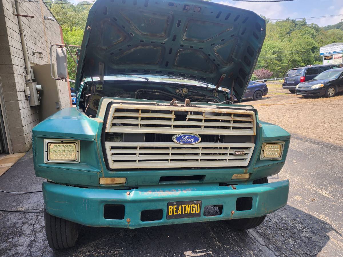 Ford-f-700-1987-2