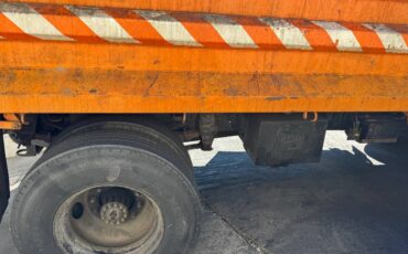 Ford-f-700-1989-orange-11