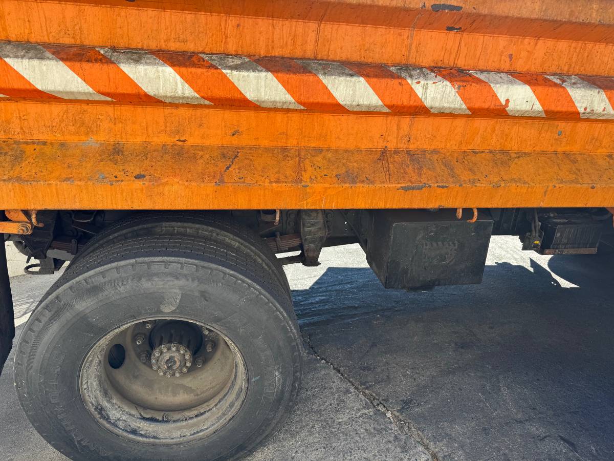 Ford-f-700-1989-orange-11