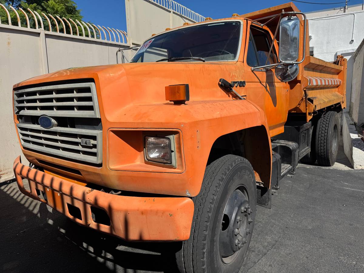 Ford-f-700-1989-orange-7