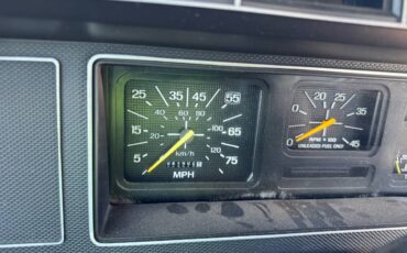 Ford-f-700-1991-grey-3