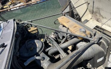 Ford-f-700-1991-grey-5