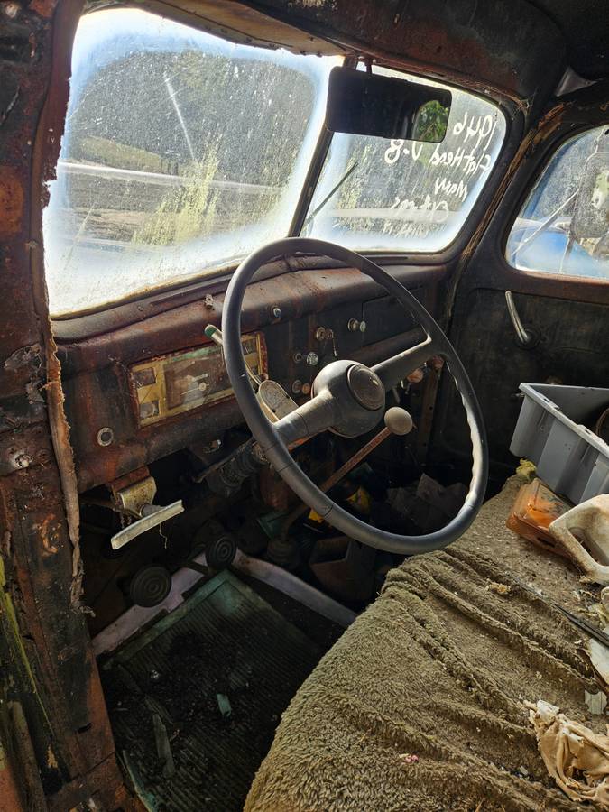 Ford-f1-1946-brown-3