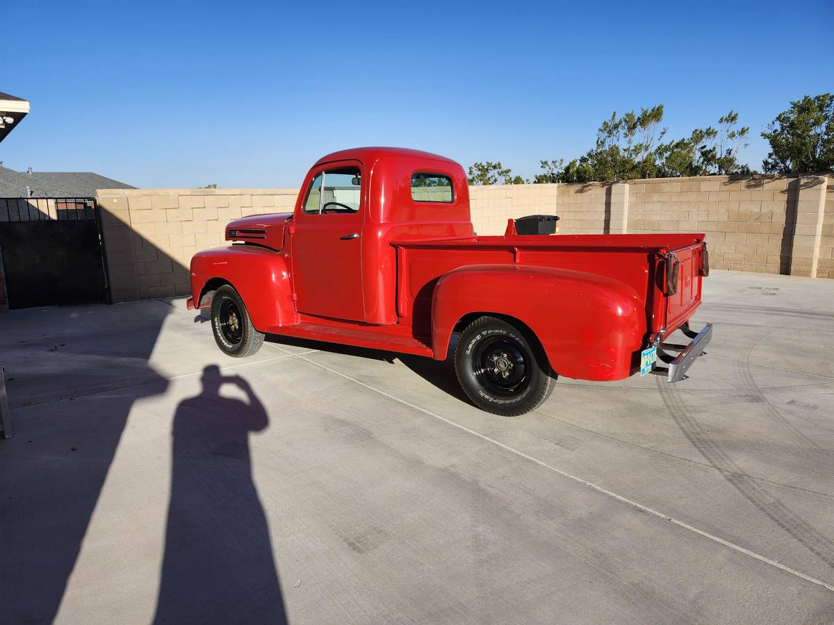 Ford-f1-1948-red-2
