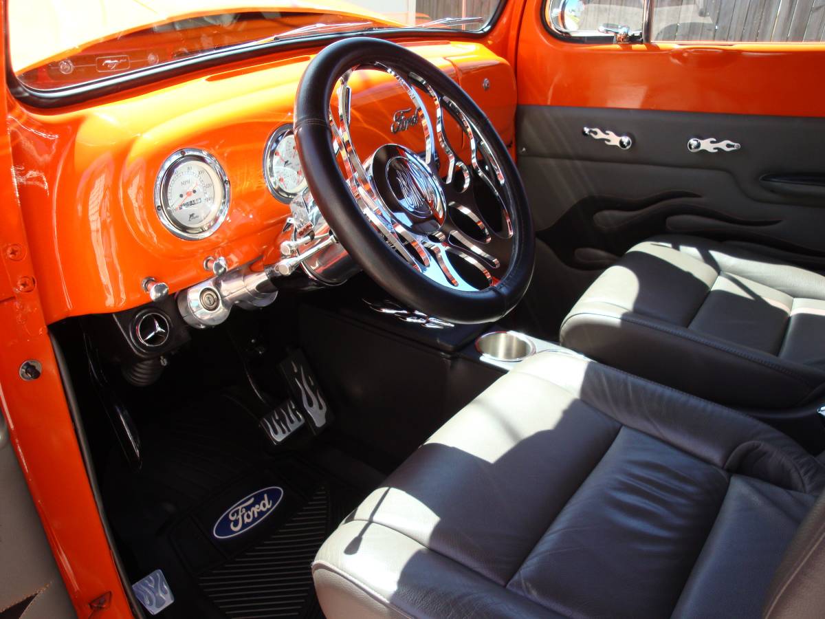 Ford-f1-pick-up-1951-orange-5