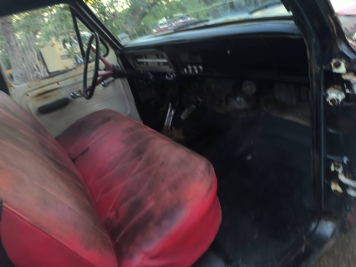 Ford-f100-1967-custom-12