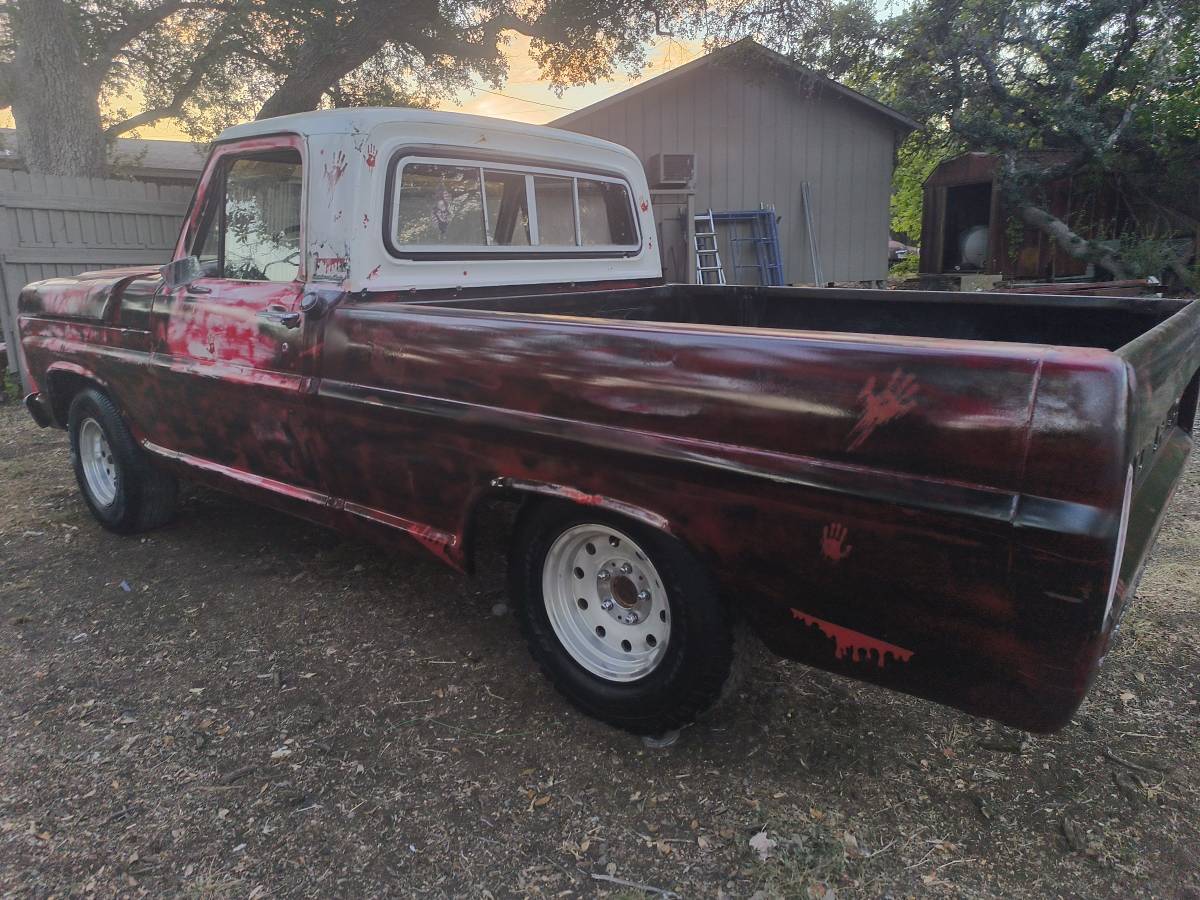 Ford-f100-1967-custom-4