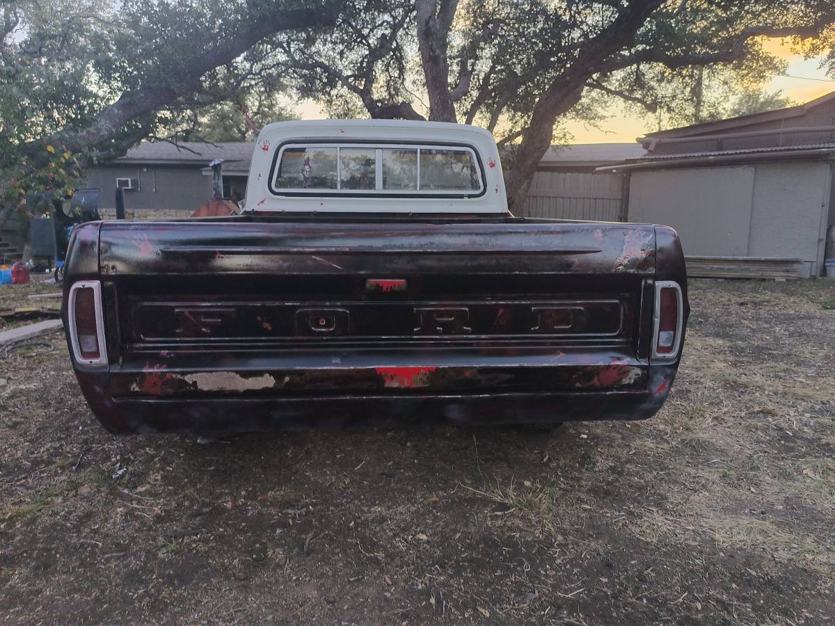 Ford-f100-1967-custom-5