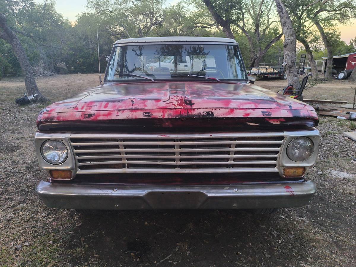 Ford-f100-1967-custom-9