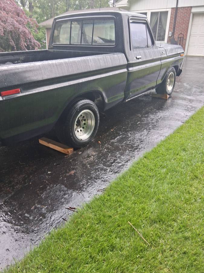 Ford-f100-1977-black-3
