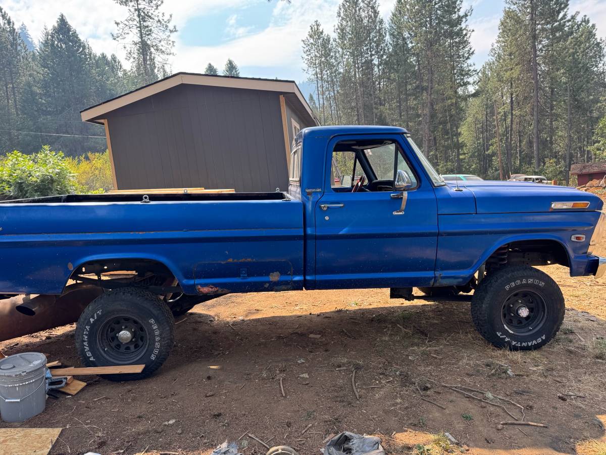 Ford-f100-custom-1968-blue-3