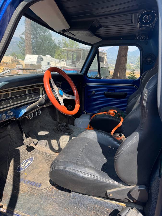 Ford-f100-custom-1968-blue-4