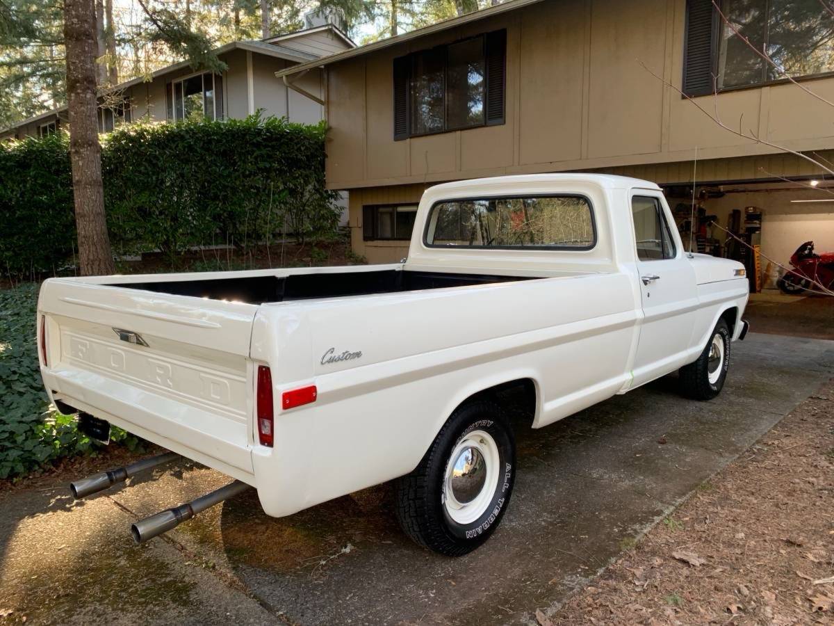 Ford-f100-custom-1970-white-2