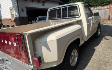 Ford-f100-custom-1980-white-10