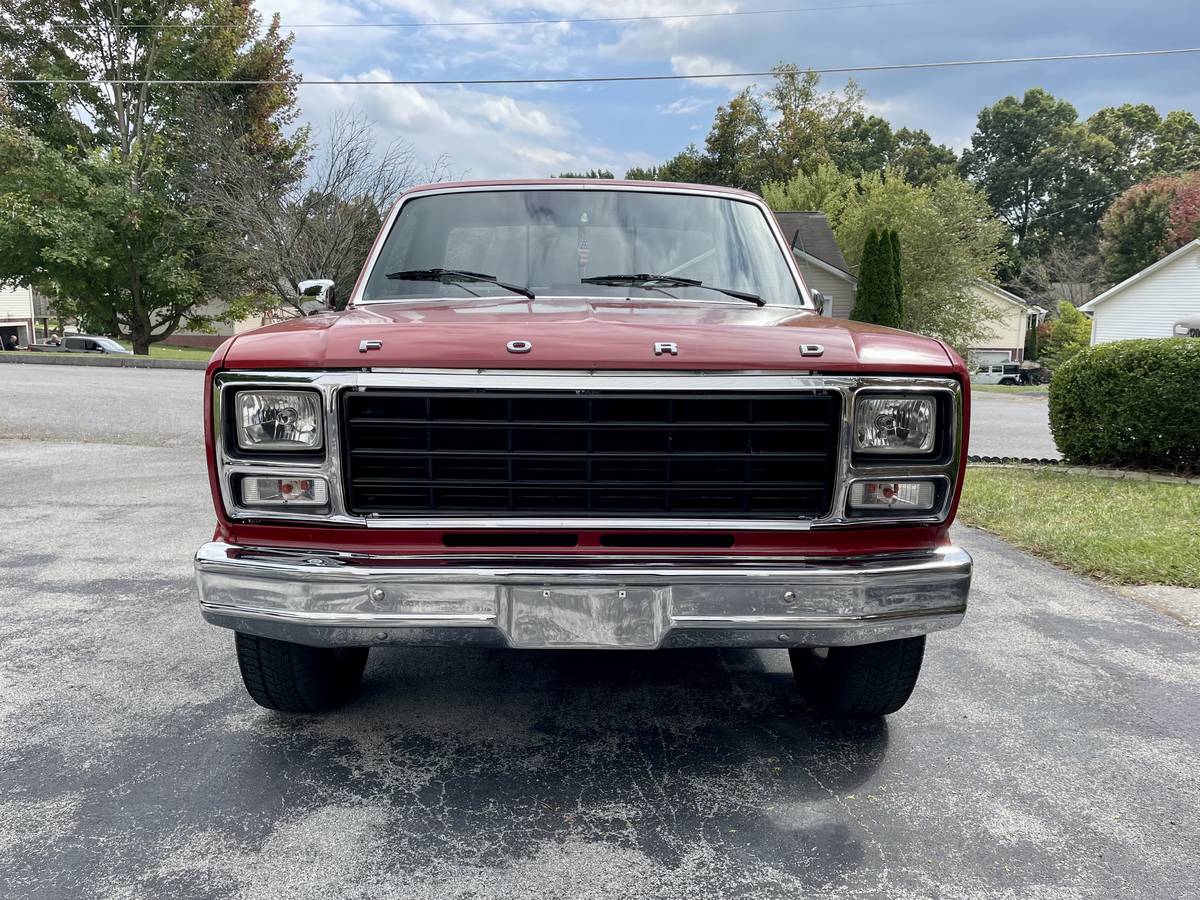 Ford-f100-custom-1981-8