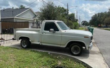 Ford-f100-custom-1981-white-1