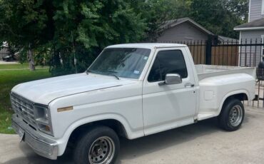 Ford-f100-custom-1981-white