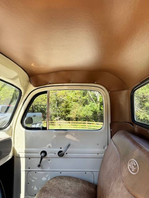 Ford-f100-pickup-1951-custom-4