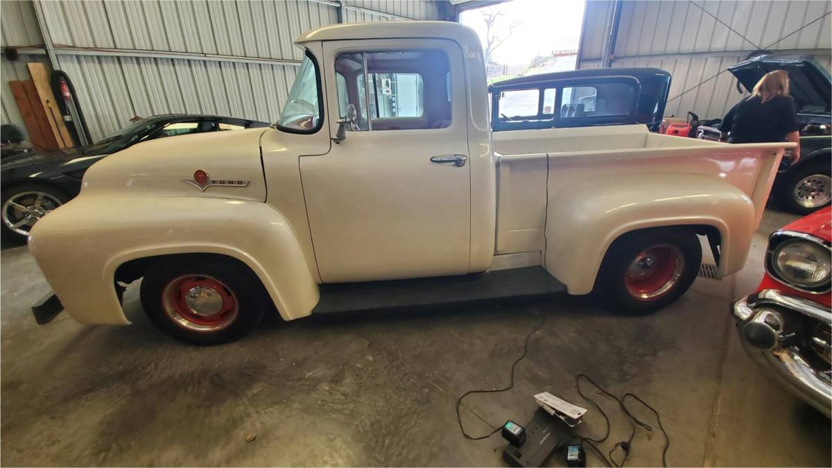Ford-f100-pickup-1956-white