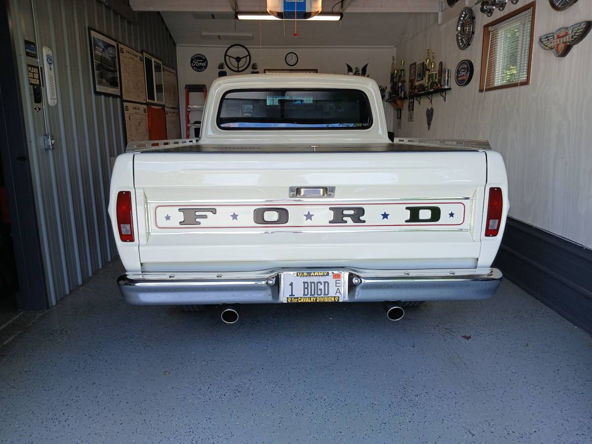 Ford-f100-pickup-1967-white-5