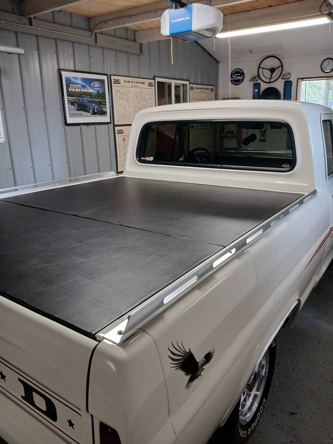Ford-f100-pickup-1967-white-8