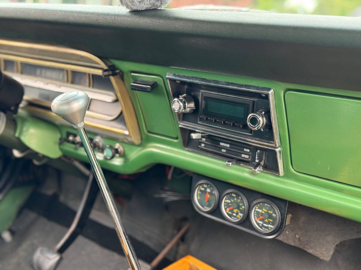 Ford-f100-pickup-1972-green-10