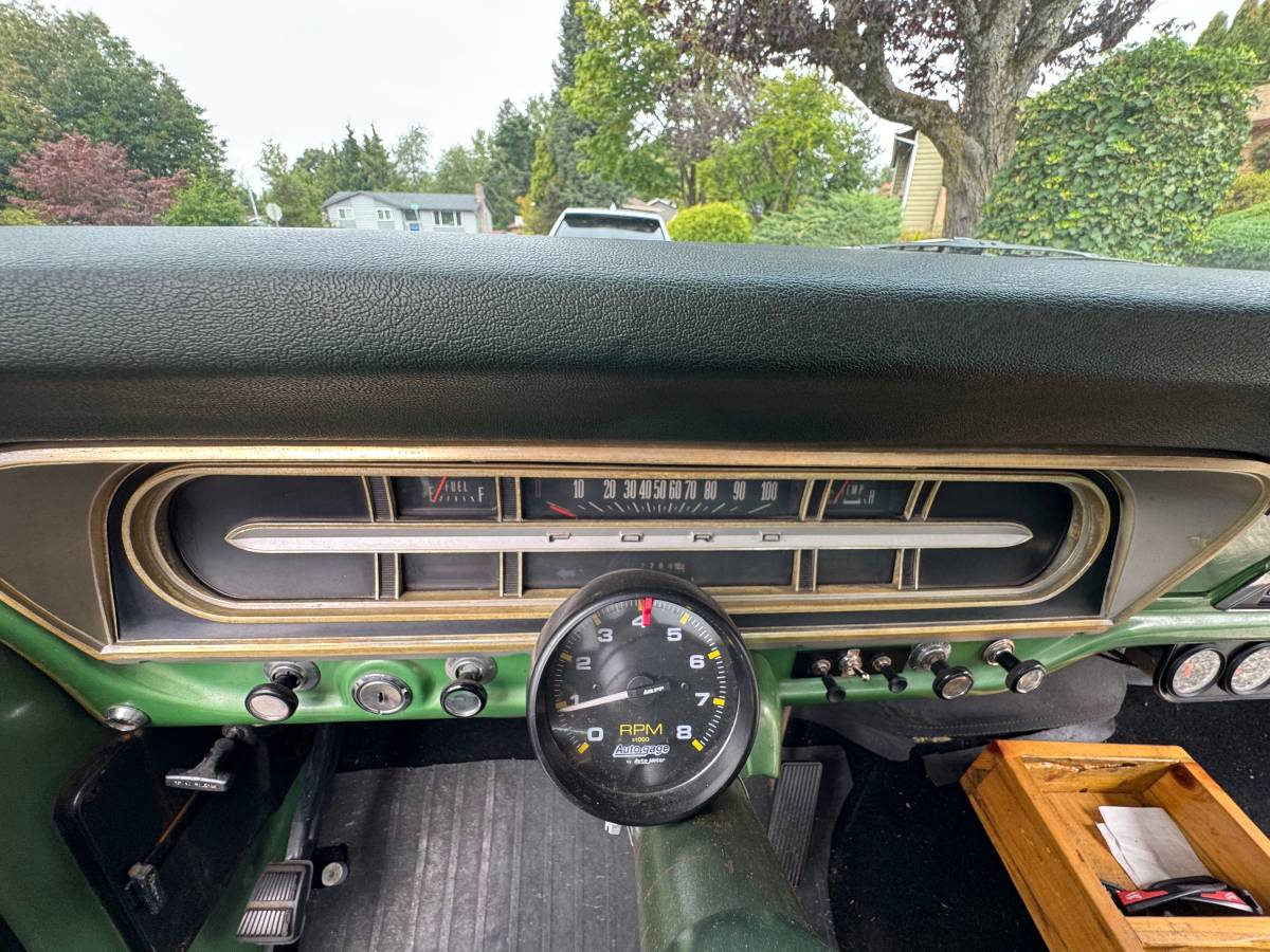 Ford-f100-pickup-1972-green-7