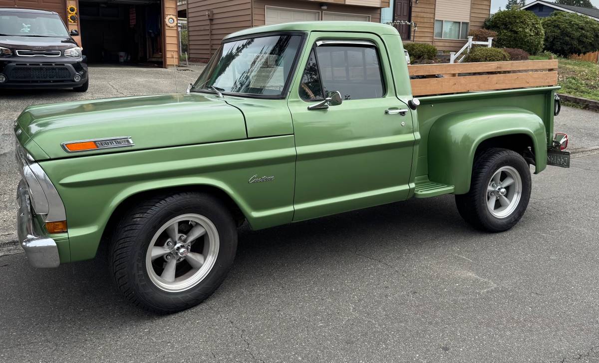 Ford-f100-pickup-1972-green