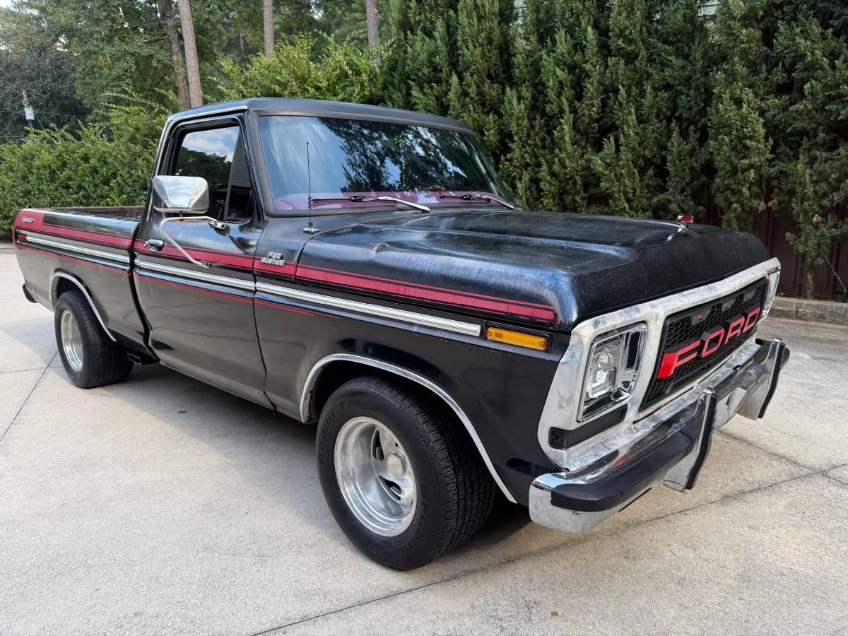 Ford-f100-pickup-1977-black