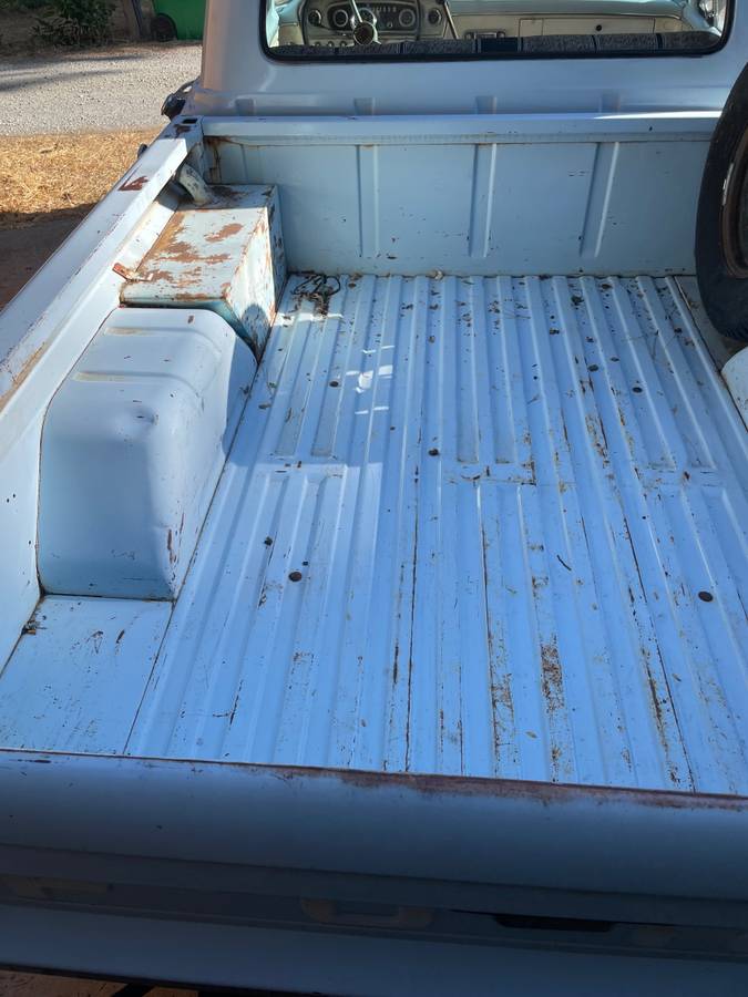 Ford-f100-pickup-custom-cab-short-bed-1965-blue-4