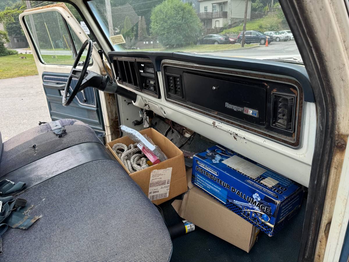 Ford-f100-ranger-1973-white-17