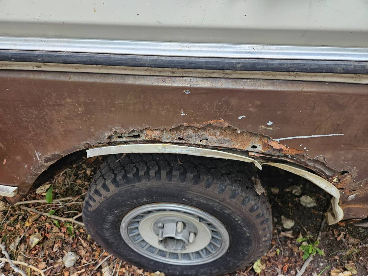 Ford-f100-xlt-ranger-8-bed-1975-brown-2