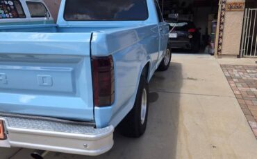 Ford-f150-1981-blue-2