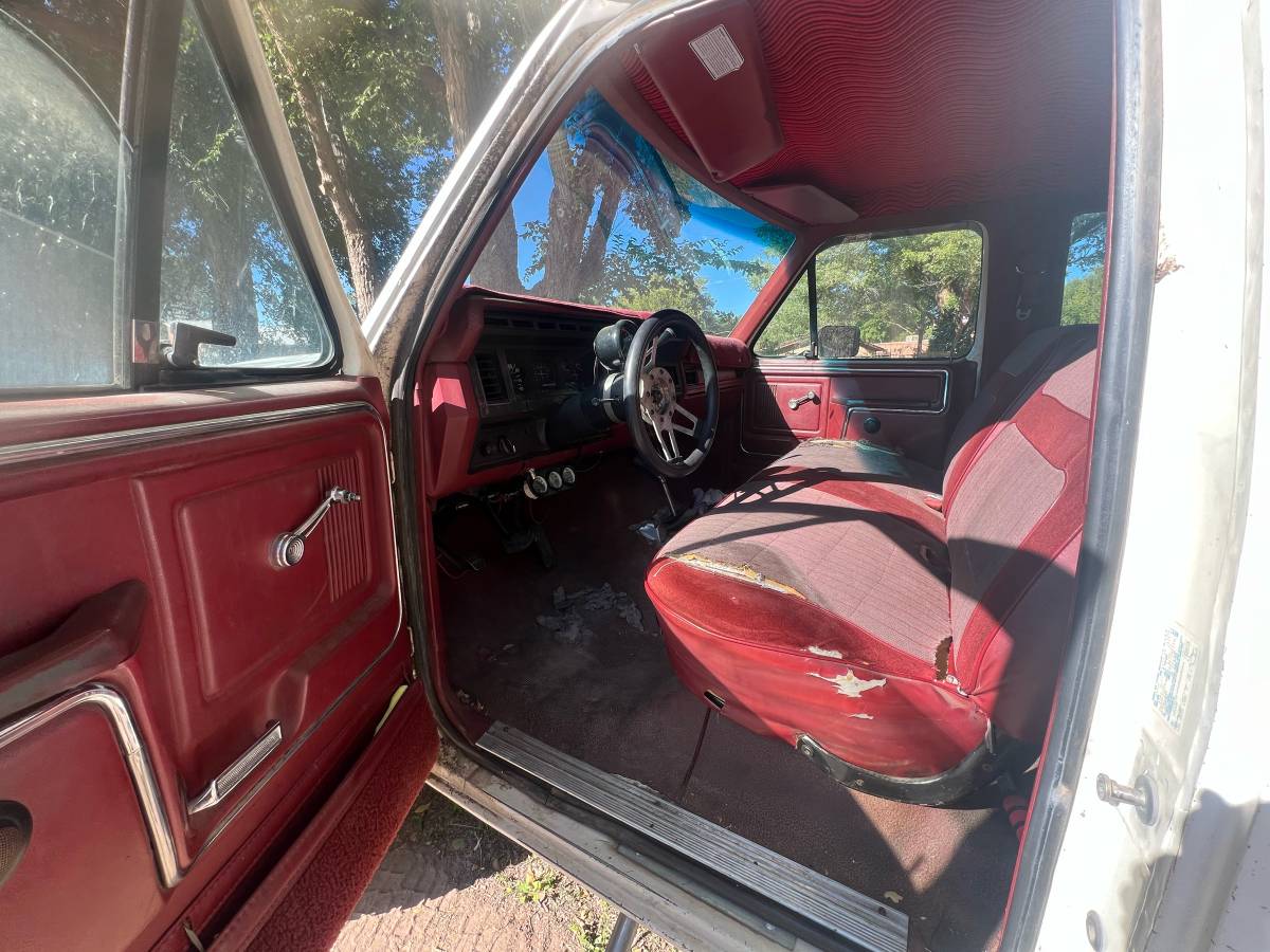 Ford-f150-1985-white-5