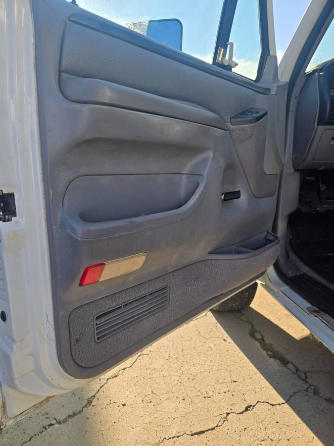Ford-f150-4x4-1995-custom-22