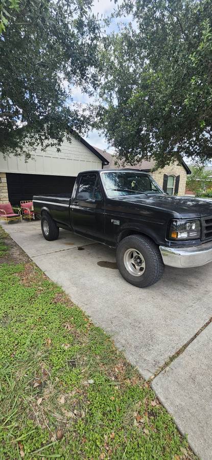 Ford-f150-regular-cab-xl-pickup-1994-black-1
