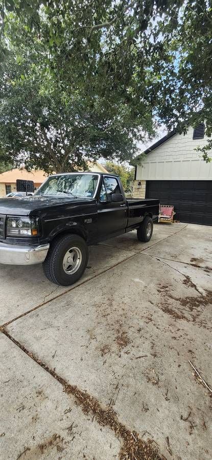 Ford-f150-regular-cab-xl-pickup-1994-black-10