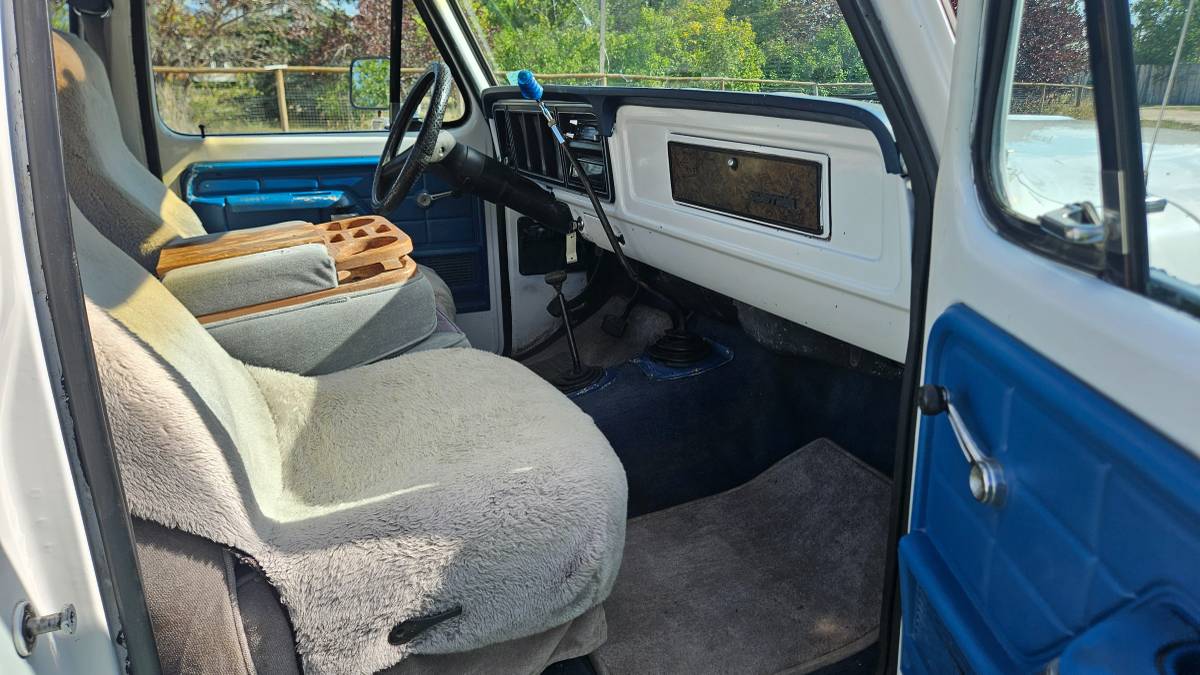 Ford-f150-supercab-1978-white-4