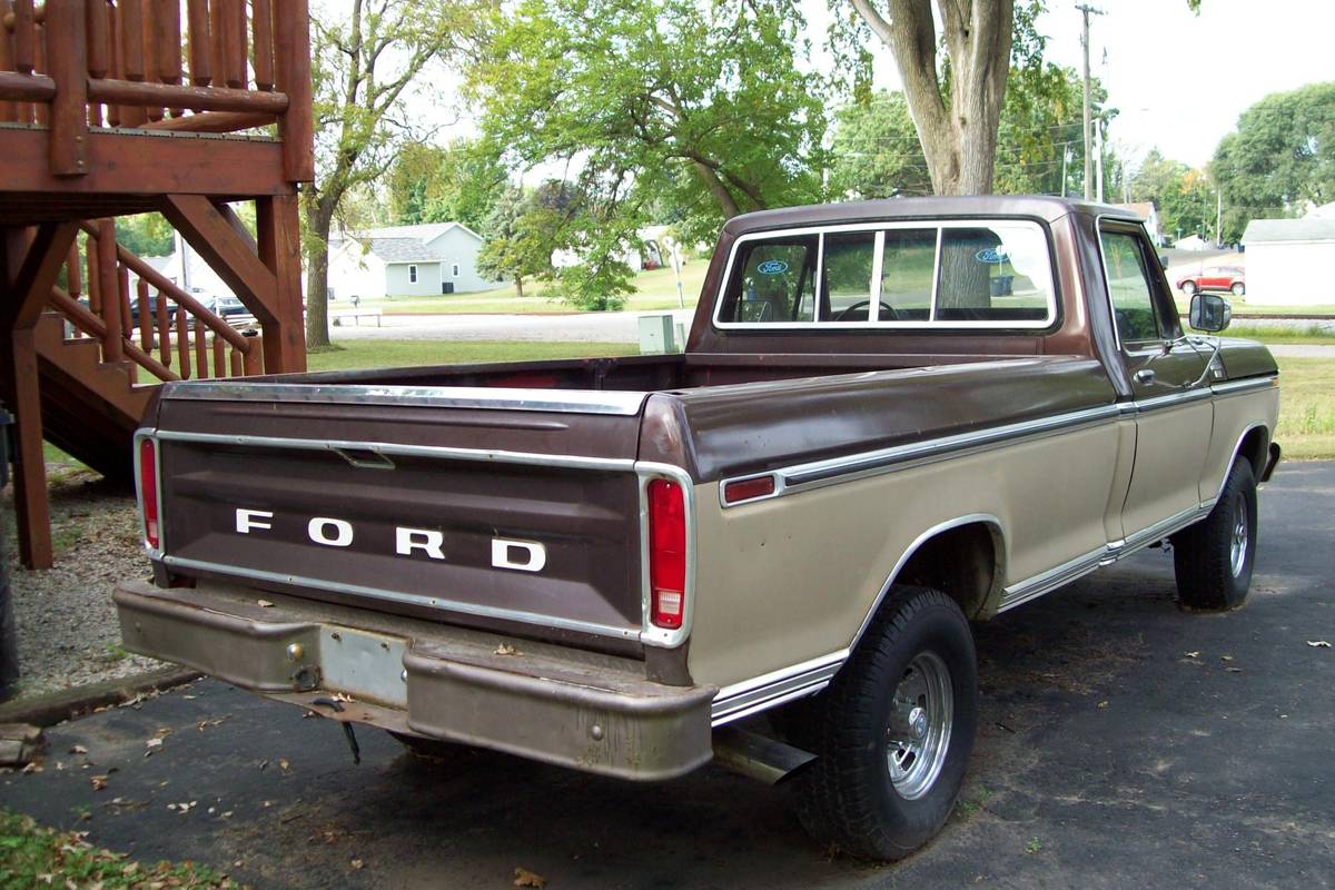 Ford-f150-xlt-4x4-1978-brown-1