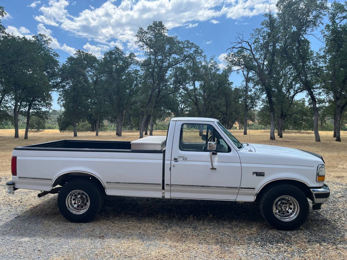 Ford-f150-xlt-gas-truck-auto-1995-white-2