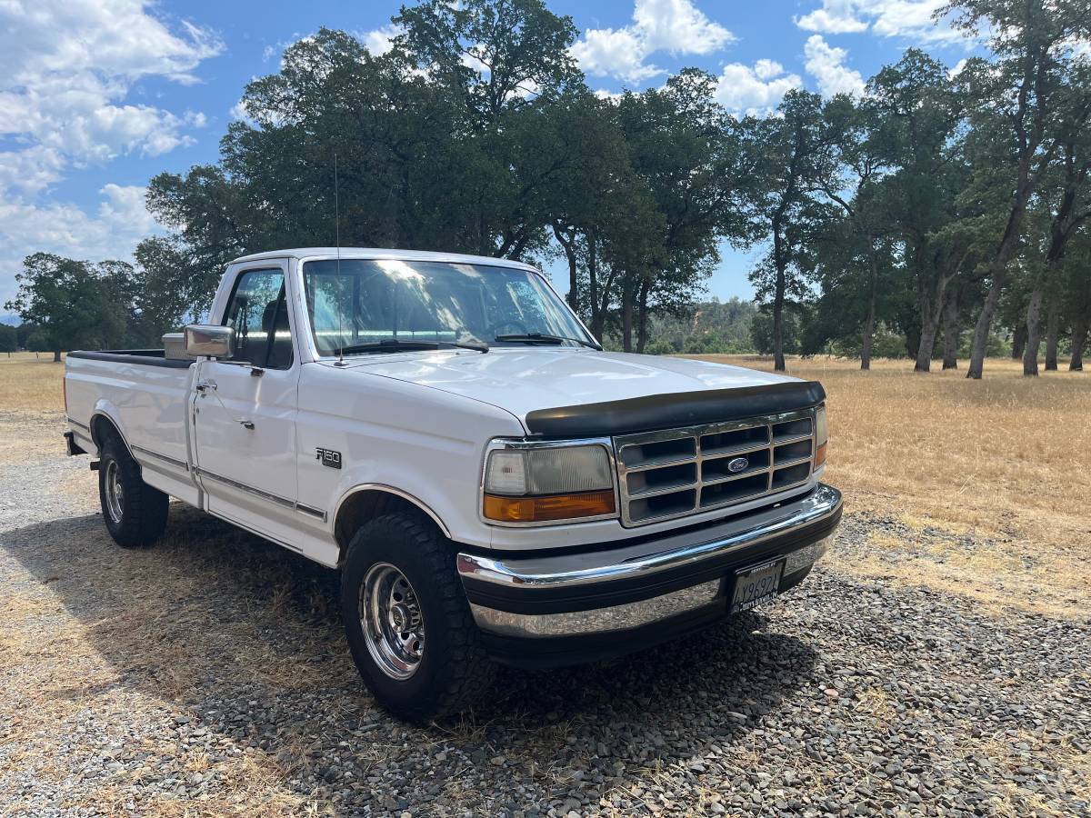 Ford-f150-xlt-gas-truck-auto-1995-white-3