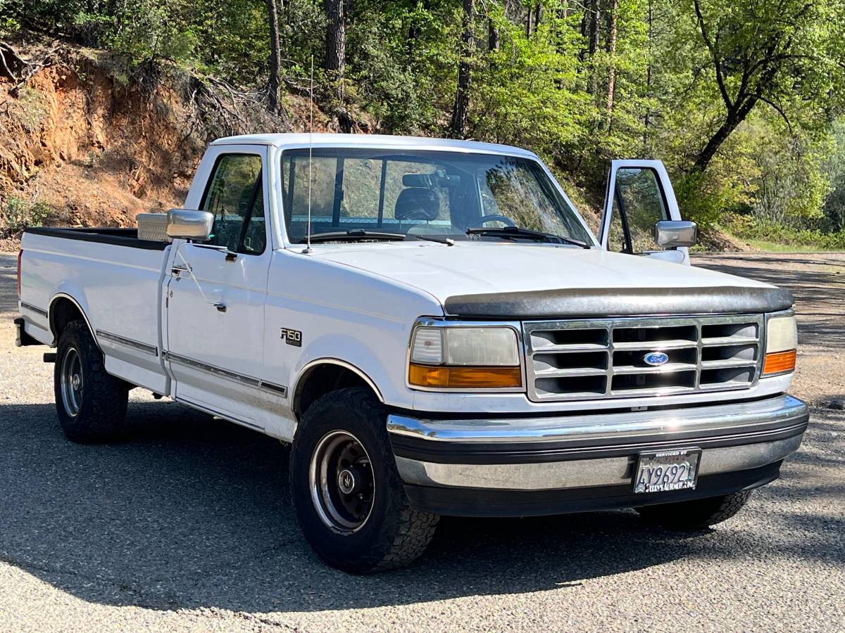 Ford-f150-xlt-gas-truck-auto-1995-white-9