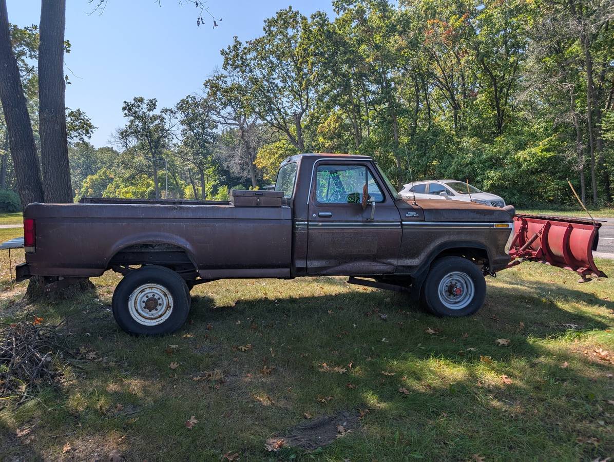 Ford-f250-1977-brown-1