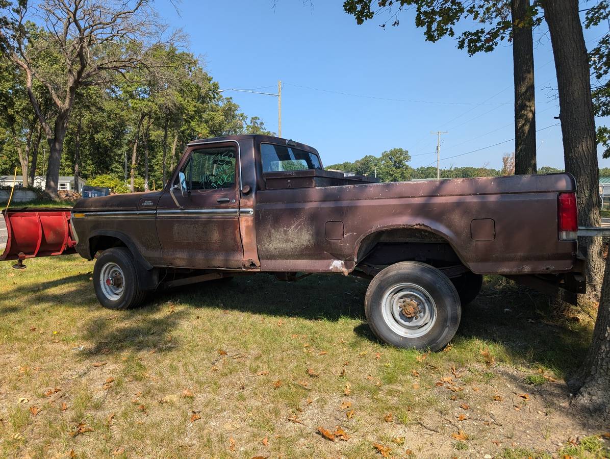 Ford-f250-1977-brown-4